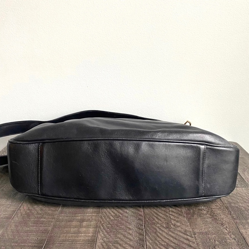 Gucci Large Black Shoulder Bag - Picture 8 of 10